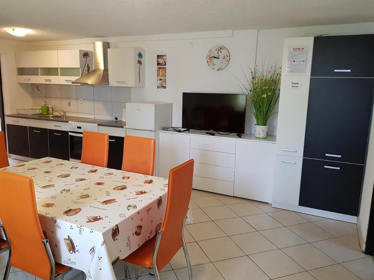 Apartment Deni Skrbcici Ngoại thất bức ảnh